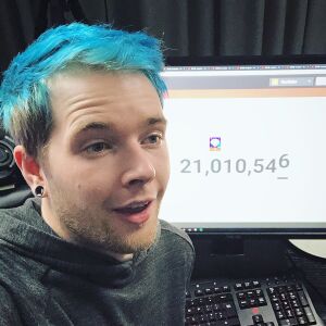 Dan Hitting 21 Mil.jpg